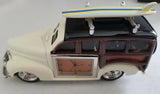 1950s wood panel station wagon clock metal comes gift box unique(rare)
